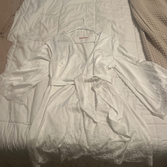 Homebodii Sian Robe - Picture 4 of 4